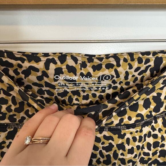Outdoor Voices Move Free Cheetah Animal Print Biker Shorts Size Small - Picture 4 of 6